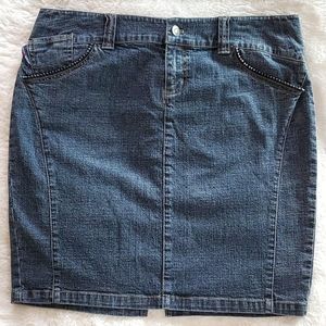 Vintage DKNY-JEANS Skirt, Size 13, color Navy Blue